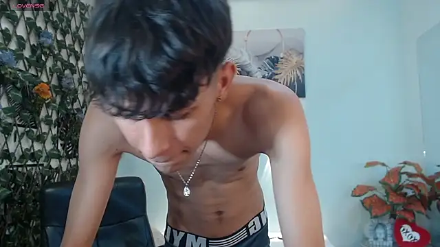 DraxBlade09 online show from November 24, 2025, 7:47 pm