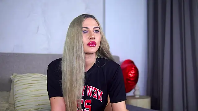 Chloe GraceeX online show from February 18, 2026, 12:08 am