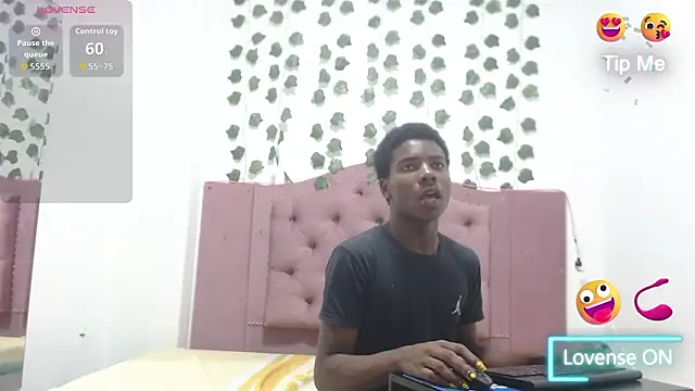 NoahJhonson69 online show from February 25, 2026, 11:54 am