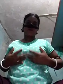 Snapshot of HotX18 chatting on November 22, 2025, 2:49 pm HotX18 online show from November 22, 2025, 2:49 pm