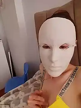 alalora09 online show from November 25, 2025, 12:38 pm