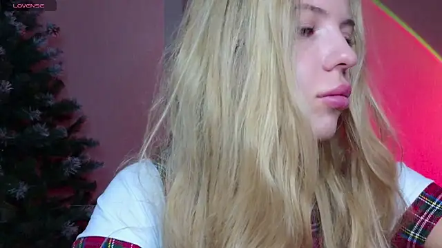 Neon Foxxxy online show from November 30, 2025, 5:19 am