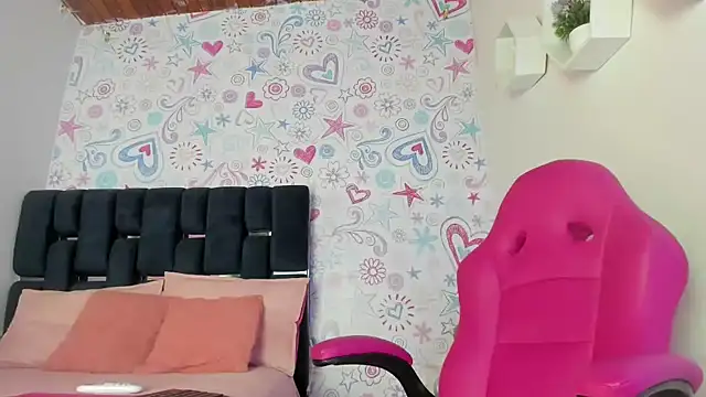 ISA RIVAS online show from December 2, 2025, 12:07 pm