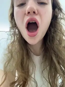 RussianWoman online show from April 3, 2026, 3:24 am