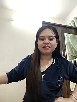 melee lovexh online show from November 19, 2025, 8:09 pm