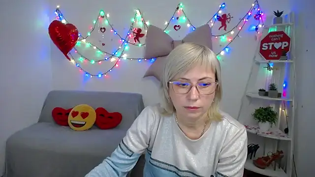 Snapshot of LaurenWishy chatting on February 9, 2026, 6:55 am LaurenWishy online show from February 9, 2026, 6:55 am