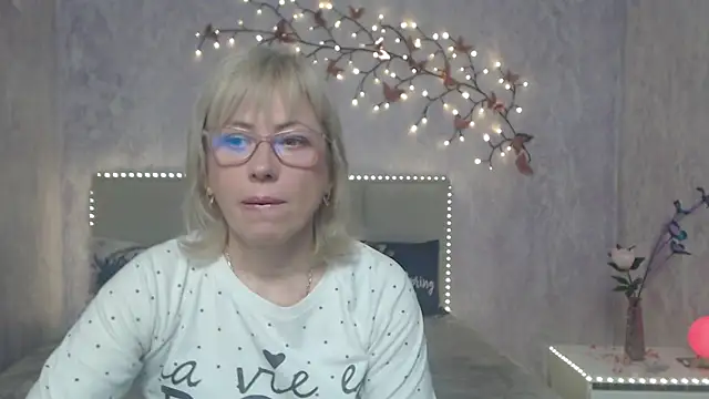 Snapshot of LaurenWishy chatting on February 28, 2026, 6:24 am LaurenWishy online show from February 28, 2026, 6:24 am