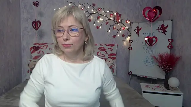 Snapshot of LaurenWishy chatting on February 16, 2026, 6:12 am LaurenWishy online show from February 16, 2026, 6:12 am