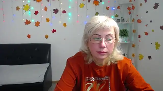 LaurenWishy online show from November 28, 2025, 2:28 pm