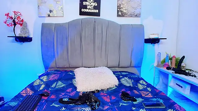 Maddy  Jones online show from February 6, 2026, 7:21 pm