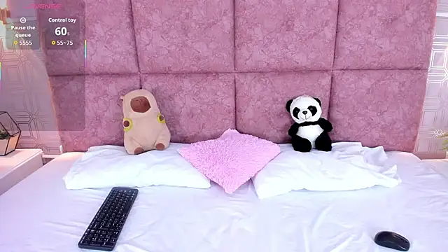 NathalieRoss1 online show from February 18, 2026, 6:00 am