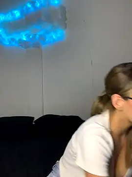 Sharlotte Davin online show from November 27, 2025, 1:17 am