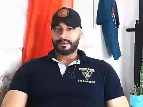 Snapshot of musclehetero chatting on June 6, 2026, 7:08 pm musclehetero online show from June 6, 2026, 7:08 pm