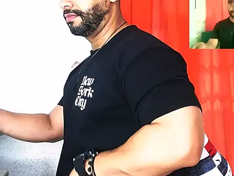 Snapshot of musclehetero chatting on May 28, 2026, 4:57 pm musclehetero online show from May 28, 2026, 4:57 pm