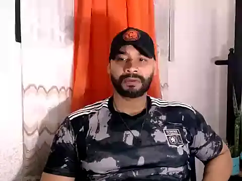 Snapshot of musclehetero chatting on June 5, 2026, 2:16 am musclehetero online show from June 5, 2026, 2:16 am