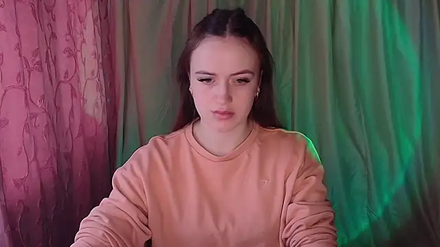 Illa May online show from February 13, 2026, 6:46 am