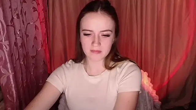 Illa May online show from February 4, 2026, 8:26 pm