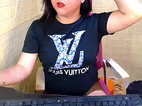 screwmelovexxx online show from November 19, 2025, 1:44 pm