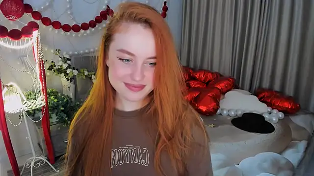 Snapshot of AirySilhouette chatting on February 23, 2026, 7:25 pm AirySilhouette online show from February 23, 2026, 7:25 pm