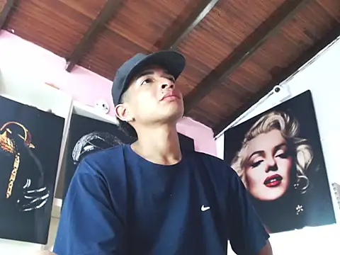 crissex3 online show from February 19, 2026, 1:30 pm