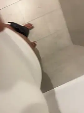 Maia0823 online show from November 21, 2025, 4:44 am