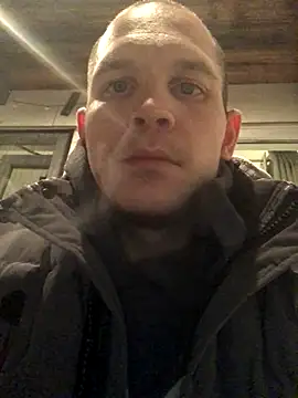 Spielzeugtwink online show from December 3, 2025, 7:57 pm