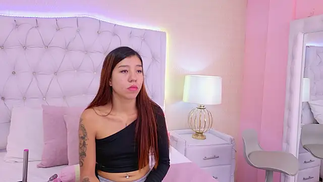 ViolettFrosst online show from December 17, 2025, 6:24 pm