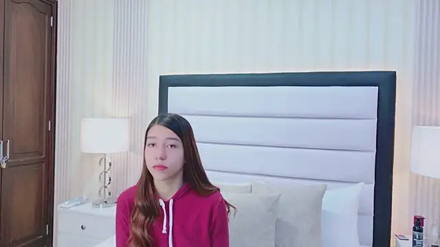 ViolettFrosst online show from December 15, 2025, 7:31 pm