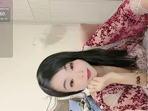 Snapshot of Amanda111177 chatting on November 28, 2025, 7:41 am Amanda111177 online show from November 28, 2025, 7:41 am