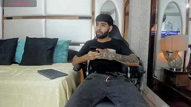 Jesuss77  online show from November 29, 2025, 2:28 pm