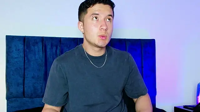 Ethan-Connor online show from December 4, 2025, 8:52 pm