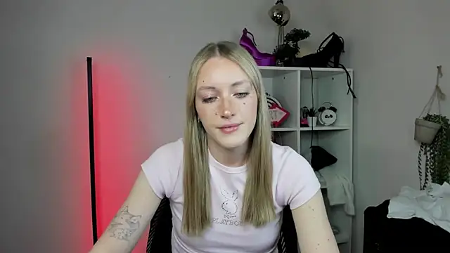 EvelynBlond online show from March 30, 2026, 12:39 pm