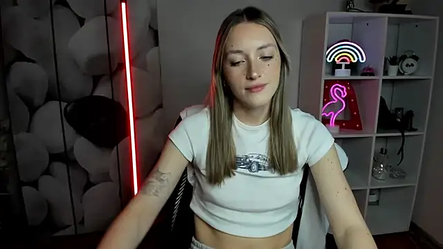 EvelynBlond online show from December 19, 2025, 1:35 pm