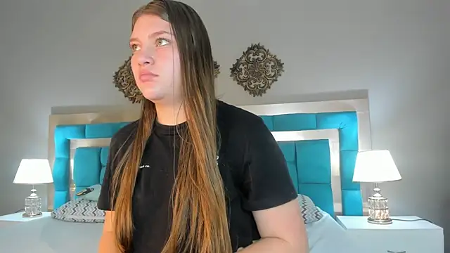 LiiaVelvet online show from December 16, 2025, 1:59 pm