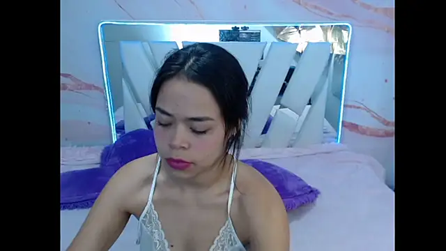 BlueLove19 online show from December 5, 2025, 8:28 pm