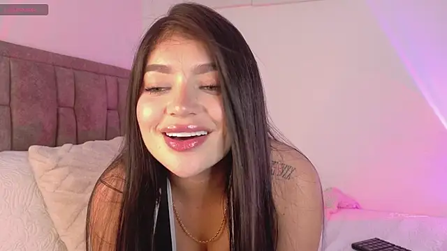 Snapshot of MarianaBaez1 chatting on July 5, 2026, 4:30 am MarianaBaez1 online show from July 5, 2026, 4:30 am