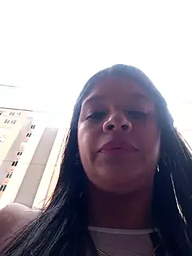 Snapshot of Layla-daring chatting on June 19, 2026, 6:36 pm Layla-daring online show from June 19, 2026, 6:36 pm
