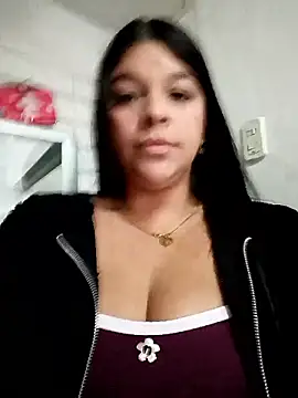 Layla-daring online show from March 9, 2026, 6:33 pm