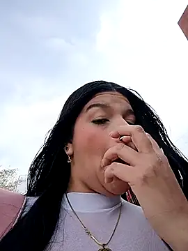 Layla-daring online show from February 7, 2026, 7:22 pm