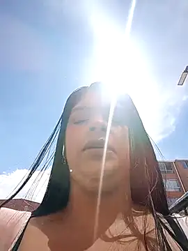 Layla-daring online show from March 19, 2026, 7:14 pm