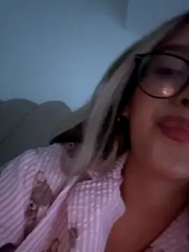 saliha pinky  online show from December 17, 2025, 2:27 am