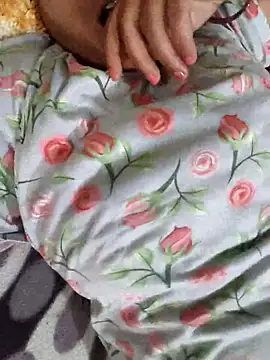 luxneha online show from November 20, 2025, 7:42 am