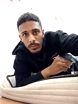 NegroJari online show from November 21, 2025, 7:57 pm