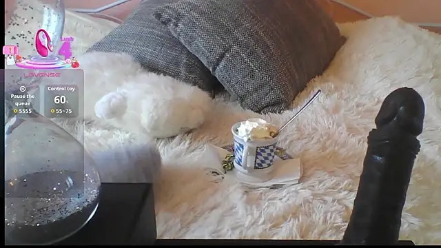 LisaHoneyLisa online show from March 15, 2026, 8:10 am