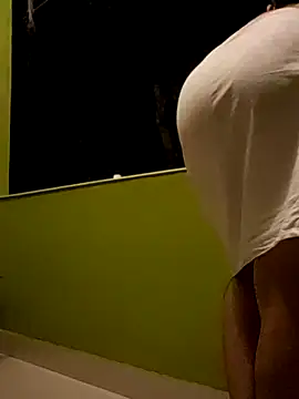 Meow buggie online show from January 14, 2026, 4:32 pm