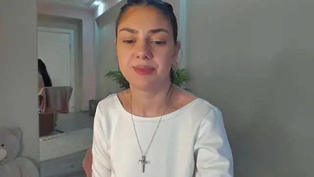 Snapshot of SerennaNoir chatting on February 16, 2026, 8:40 pm SerennaNoir online show from February 16, 2026, 8:40 pm