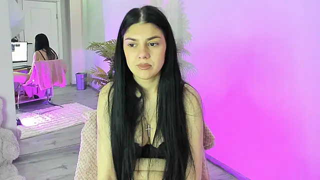 Snapshot of SerennaNoir chatting on February 21, 2026, 8:22 pm SerennaNoir online show from February 21, 2026, 8:22 pm