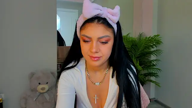 Snapshot of SerennaNoir chatting on February 3, 2026, 8:14 pm SerennaNoir online show from February 3, 2026, 8:14 pm