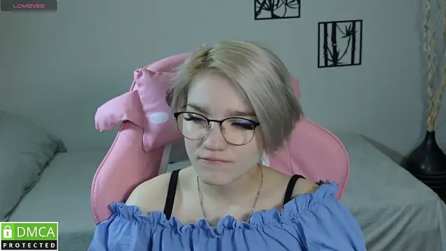 Snapshot of Megan_Lora chatting on January 11, 2026, 12:50 am Megan Lora online show from January 11, 2026, 12:50 am