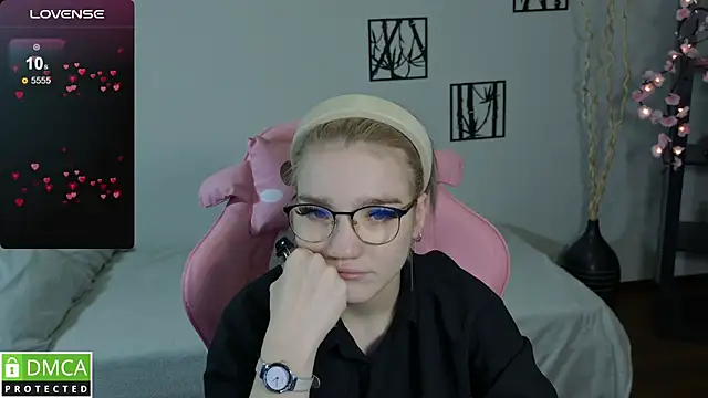 Snapshot of Megan_Lora chatting on January 8, 2026, 12:49 am Megan Lora online show from January 8, 2026, 12:49 am